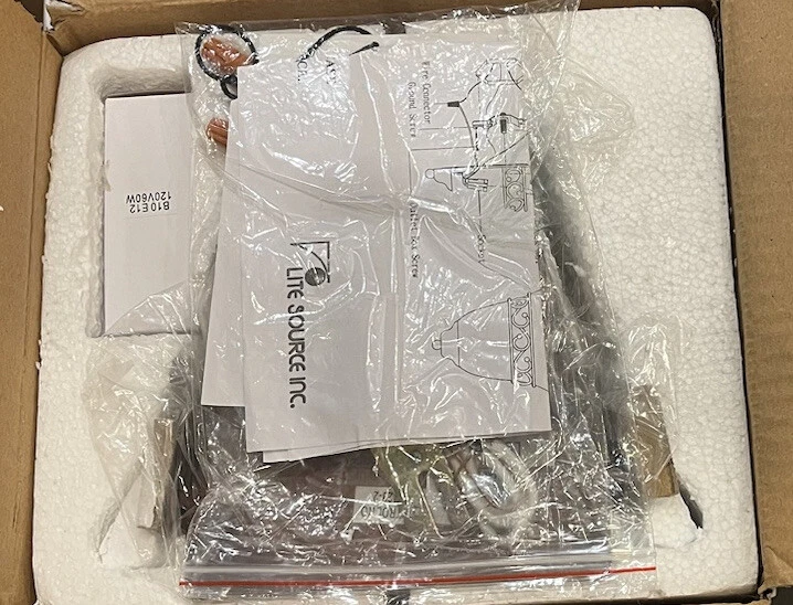 Бра настенное Lite Source LS-16885 Rosina 1 лампа с абажуром из янтарного стекла бронза - Изображение 2 из 4