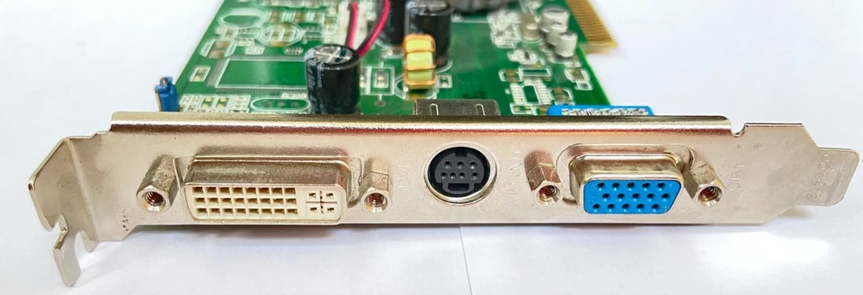 Sapphire Radeon 9600Pro Advantage 128MB V/D/VO AGP 8x Graphics Video Card - Image 4 of 4