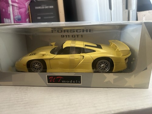UT-Models 1:18 Porsche 911 GT 1 Año de construcción 1996 Blanco