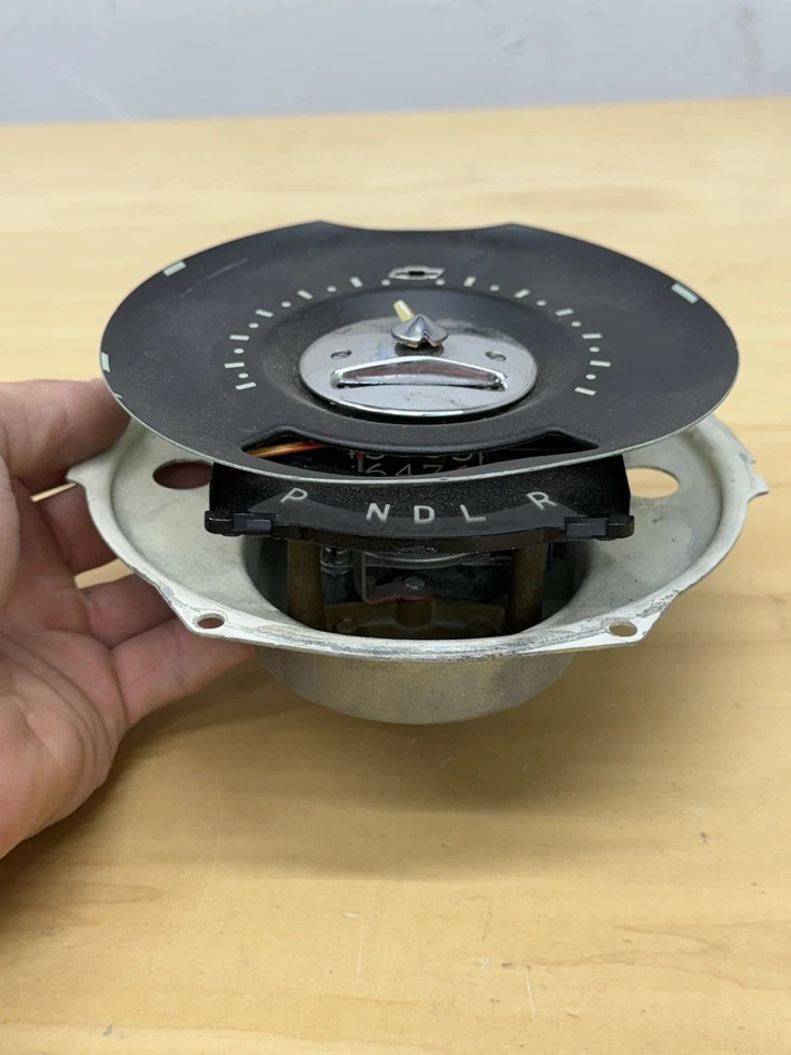 Velocímetro para 1957 Chevrolet Bel Air 150, 210 ou Nomad Original - Imagem 2 de 4