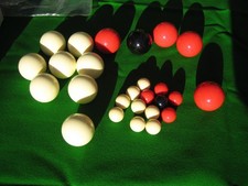 Set balls for Nine Cup Bagatelle (1 and 1/2 inch, 1 black, 4 red, 4 white) (UK)