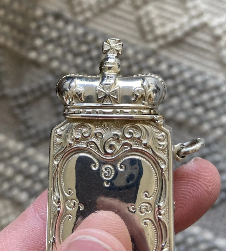 ROYAL CROWN TOP VESTA o MATCH SAFE PLATEADO POR FABRICANTE DESCONOCIDO Foto 4 de 4