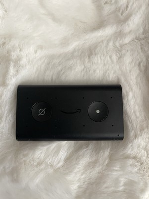 Amazon Echo Auto (1st gen) - Hands-free Alexa in your car with voice control