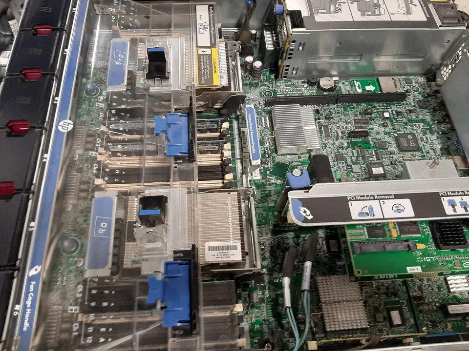 HP ProLiant DL380p Gen8 | 2x INTEL XEON E5-2630 | 4x 8GB DDR3 | 8x discos duros Foto 4 de 4