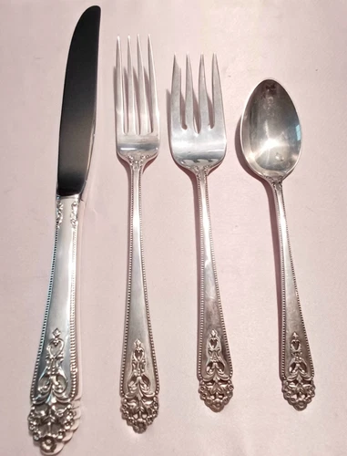 Queens Lace by International Sterling 4 Piece Place Setting- Modern