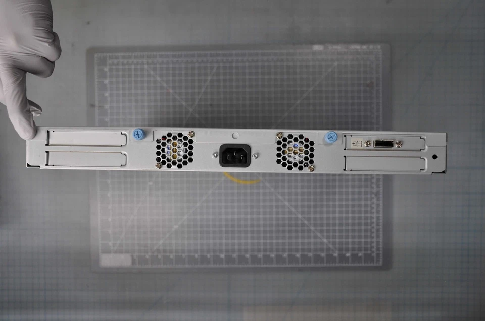 IBM 7226-1U3 1U Storage Enclosure LTO SAS Interface Grade C 46C2938 - Image 2 of 4