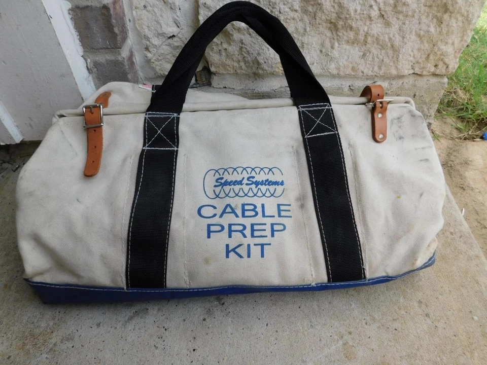 KIT DE PREPARACIÓN DE CABLES SISTEMAS DE VELOCIDAD CPK-11 PARA CABLES DE ALTA TENSIÓN RANGO OD 1-3/4" - 3" Foto 2 de 4