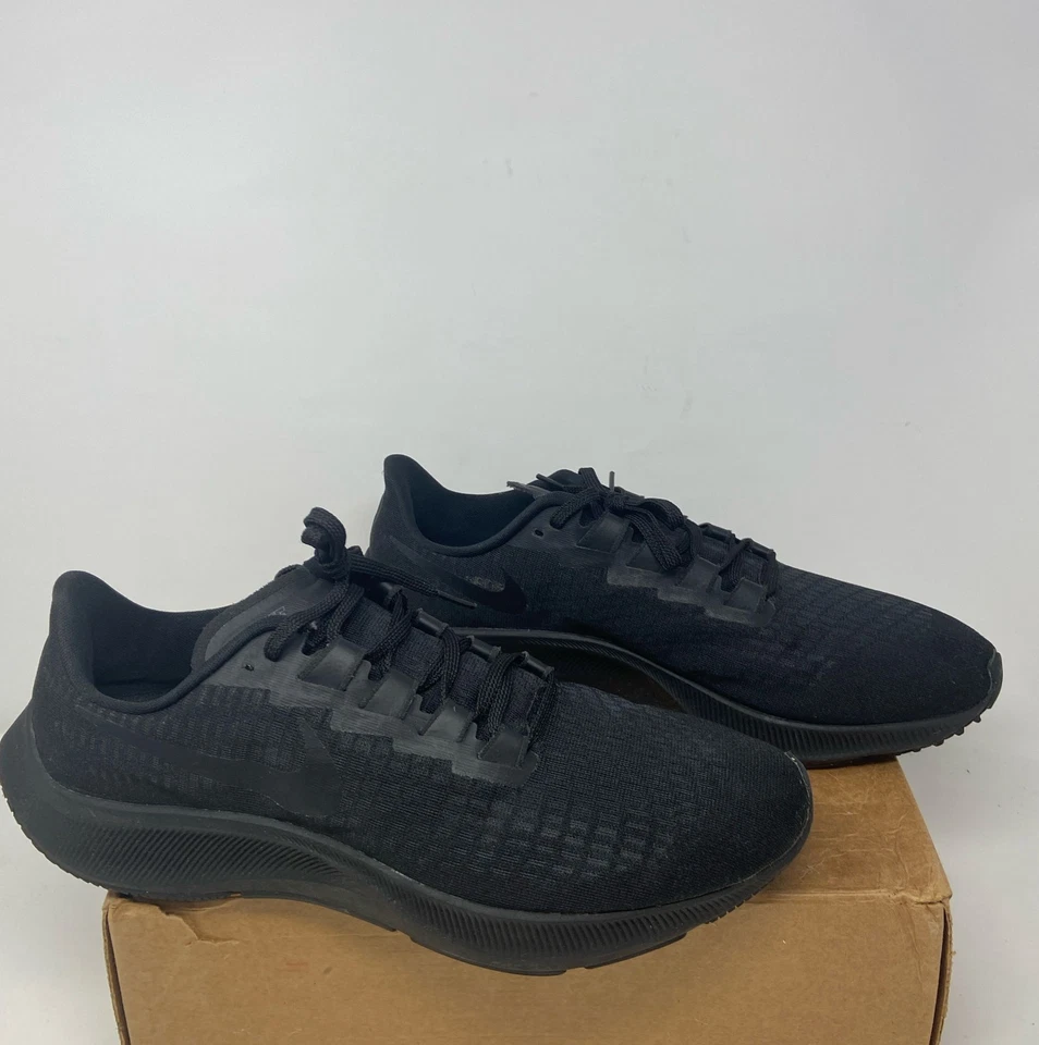 Nike Air Zoom Pegasus 37 Triple Black Men’s 12 BQ9646-005 - No Original Box - Image 3 of 4