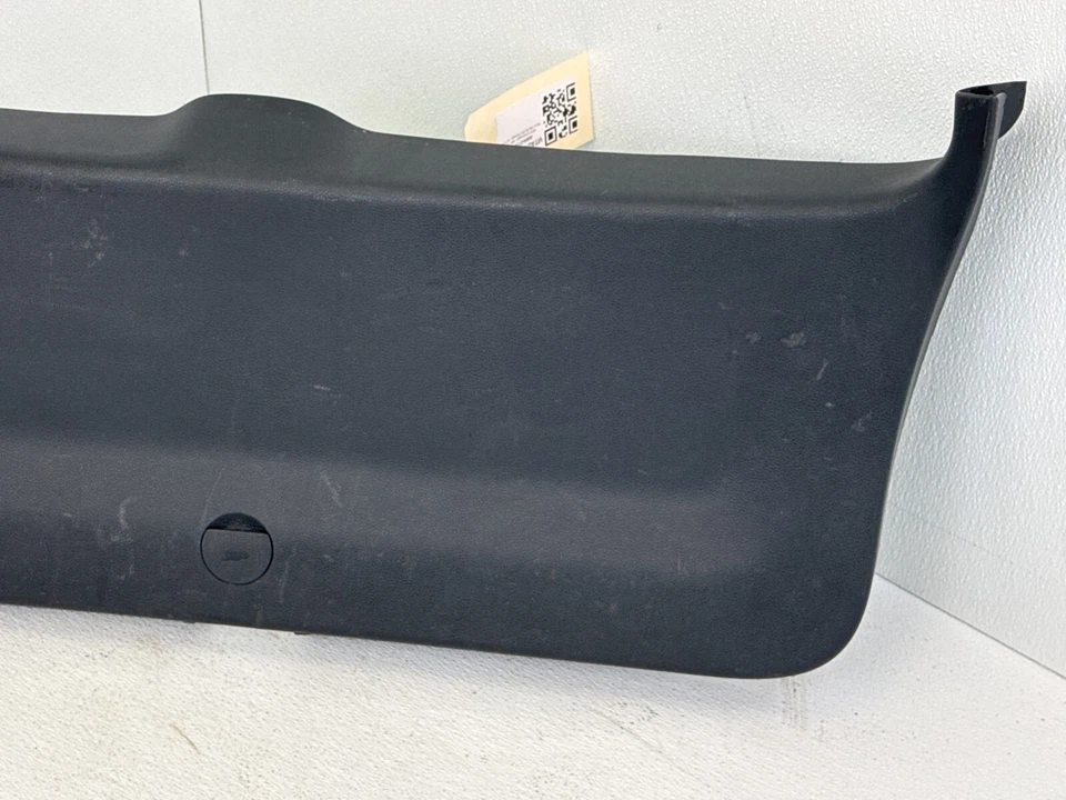 Volkswagen Jetta Sport Wagon 2010-2014 puerta trasera cubierta de panel de moldura OEM Foto 3 de 4