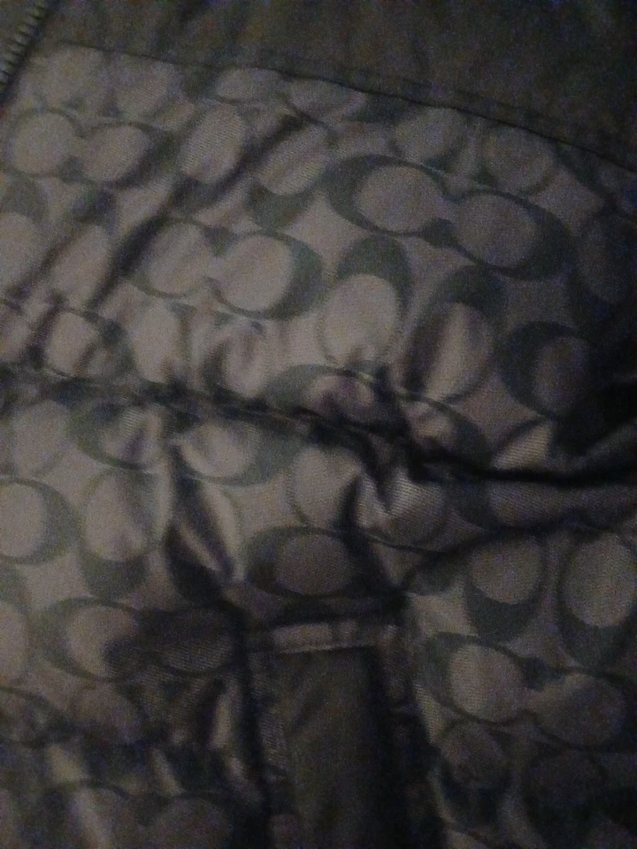 Chaqueta acolchada mediana para mujer Coach invierno cremallera con capucha T10 Foto 3 de 4