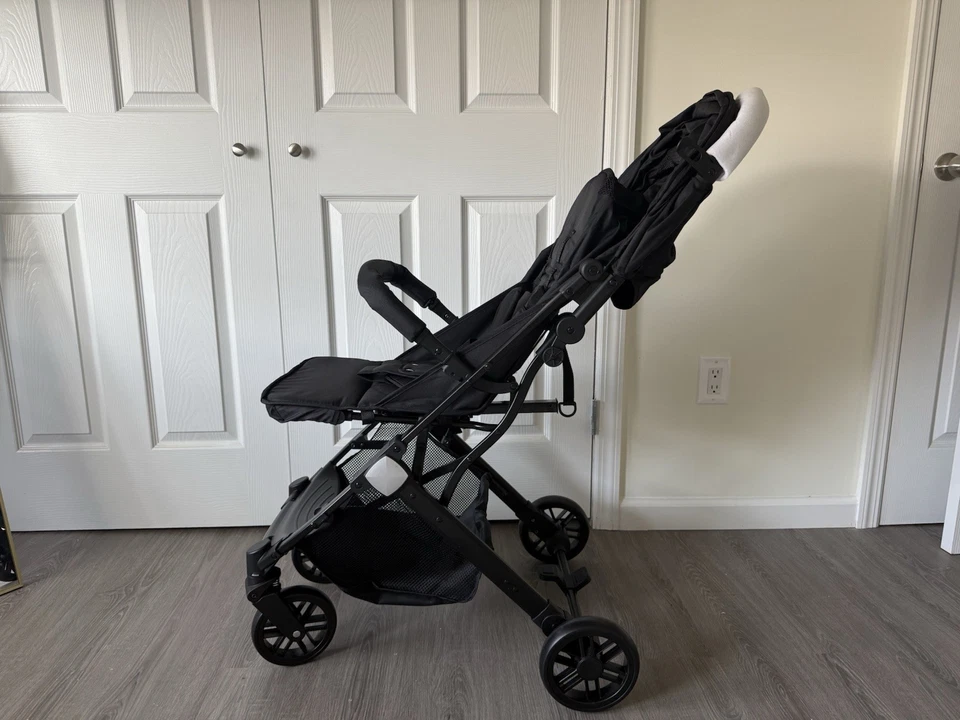 Brand New Lightweight Stroller  Folding Baby Stroller - Black - Image 2 of 4
