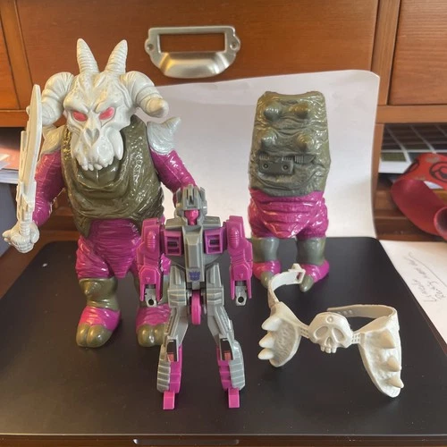 Vintage G1 Transformers Decepticon Pretenders Skullgrin inner robot, weapon,belt