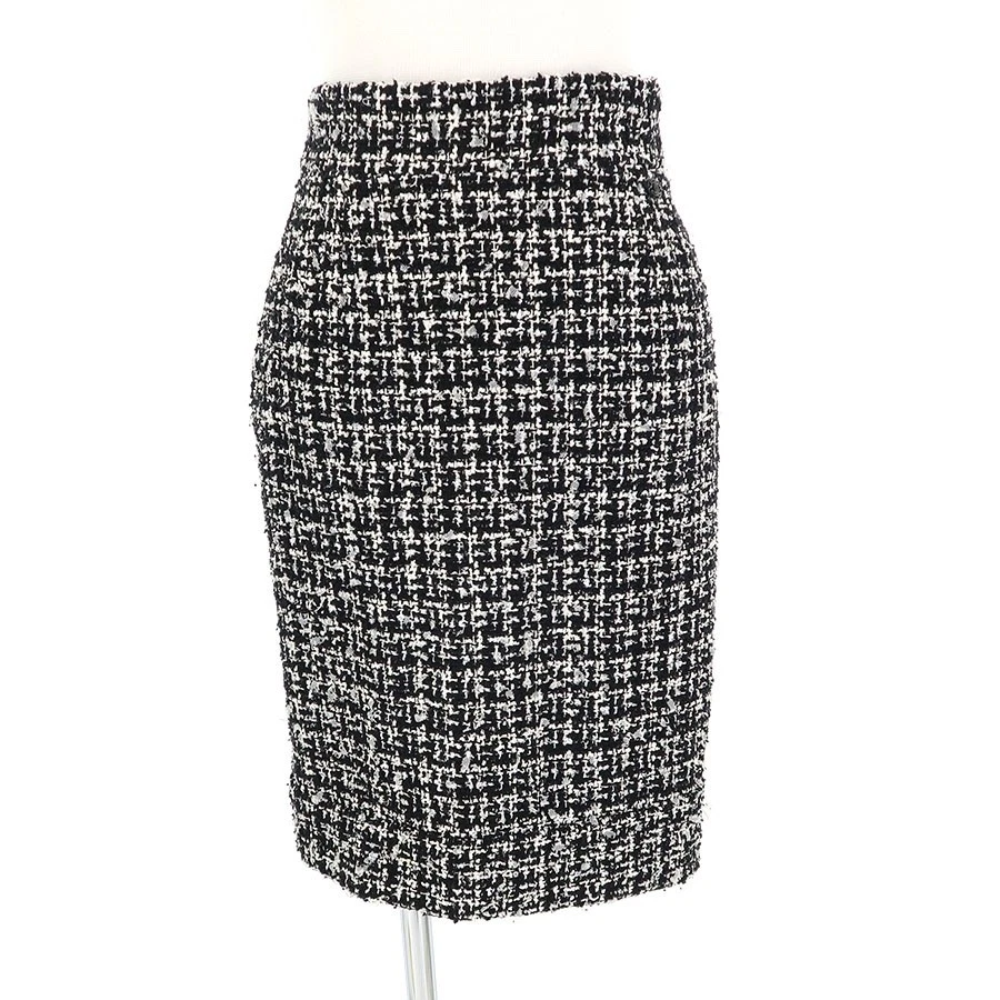 Chanel — CHANEL 09P Skirt P35405V25612 Houndstooth Pattern Size 34 Auth Made in France