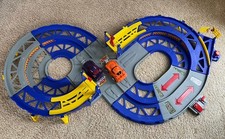 Fisher Price Shake 'N Go Speedway Crash Up Toy Race Track w/2 Working Cars 2007