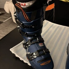 Lange Ski Boots model RX120 LV. Size 26.5 cm US size 9