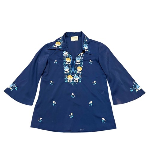 80s Vintage Floral Embroidered Deep V-Neck Butterfly Collar Hippie 70s Style Top - Picture 8 of 12