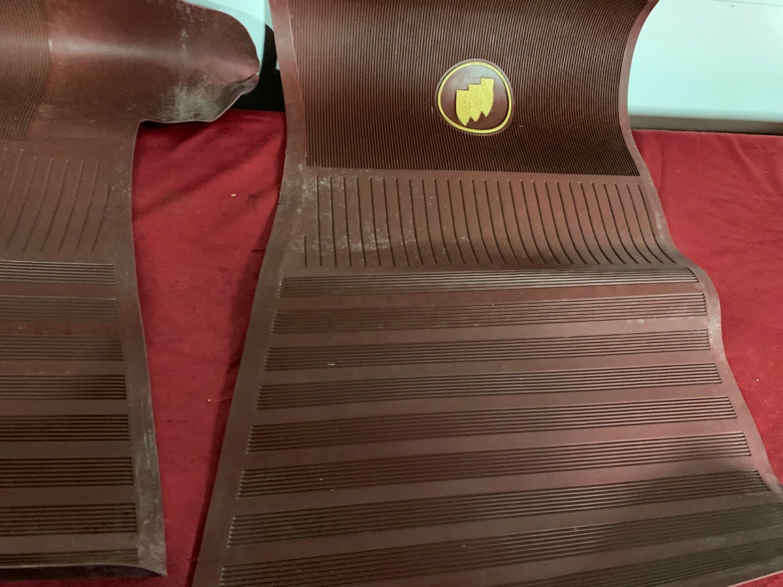 NOS PAIR OF BUICK LESABRE WILDCAT RIVIERA FLOOR MATS OXBLOOD GM 981872
