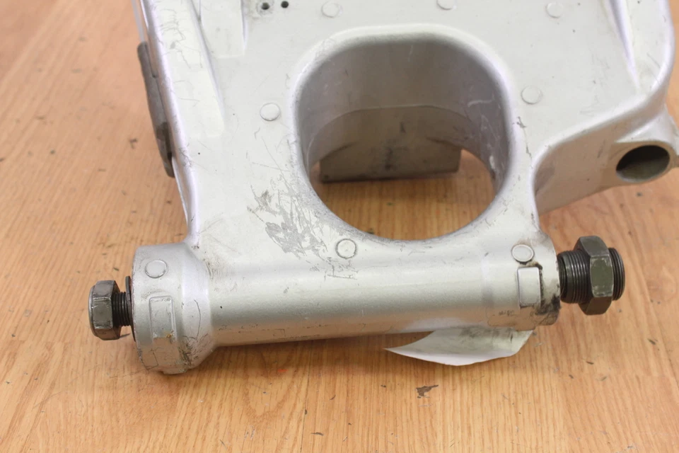 2004 YAMAHA FJR 1300 Swingarm с поворотным болтом - Изображение 4 из 4