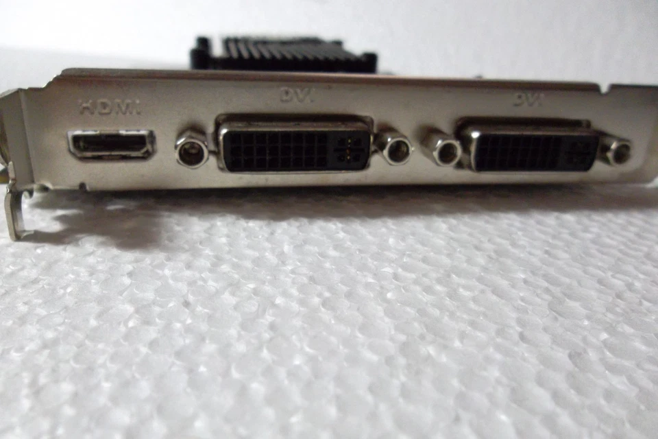 EVGA GeForce GT  520 PCIe Graphics Video Card 1GB HDCP DVI HDMI 01G-P3-1526-KR - Image 3 of 4