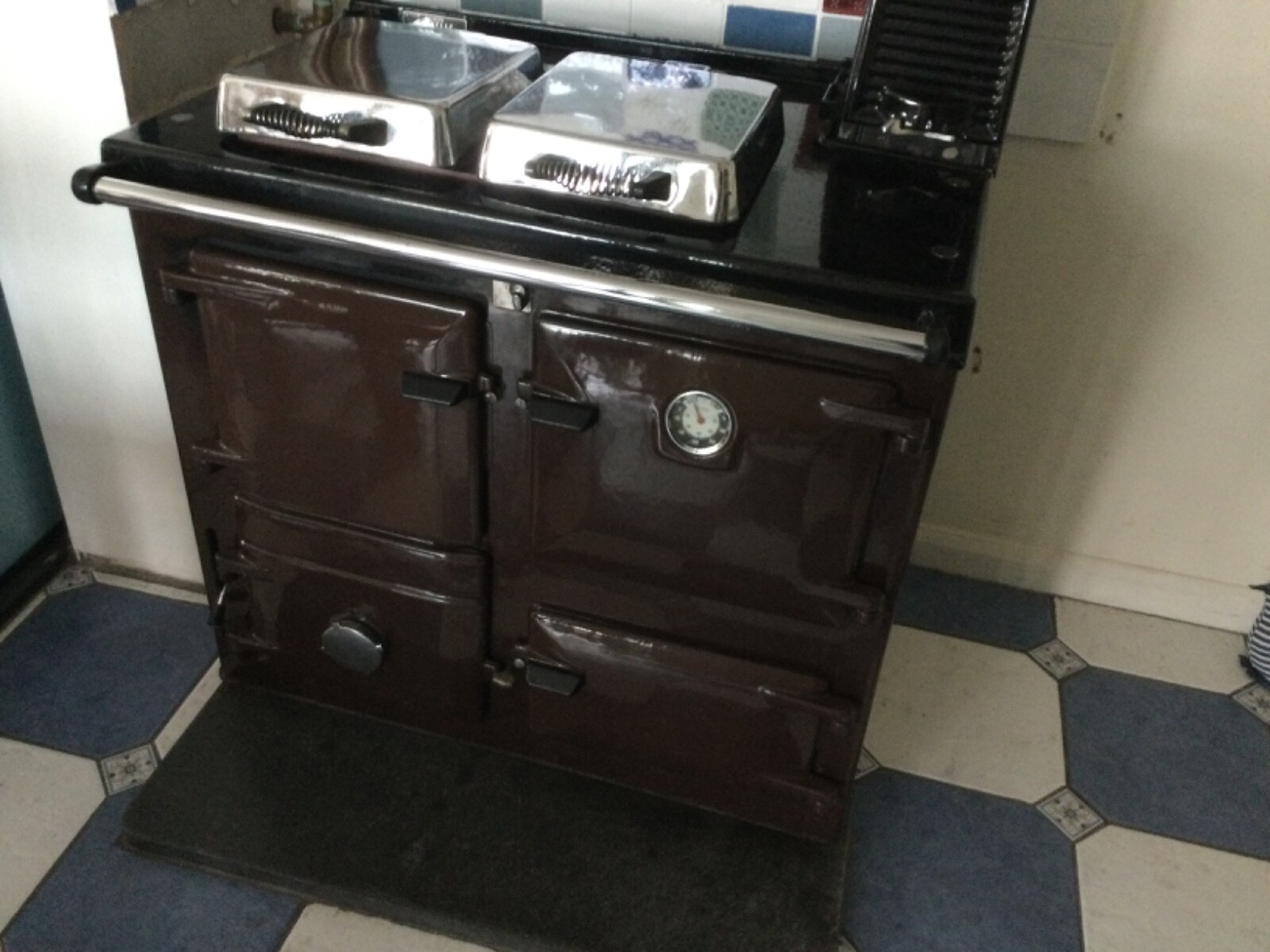 Rayburn Supreme. Solid fuel cooker/hot water/central heating. Good