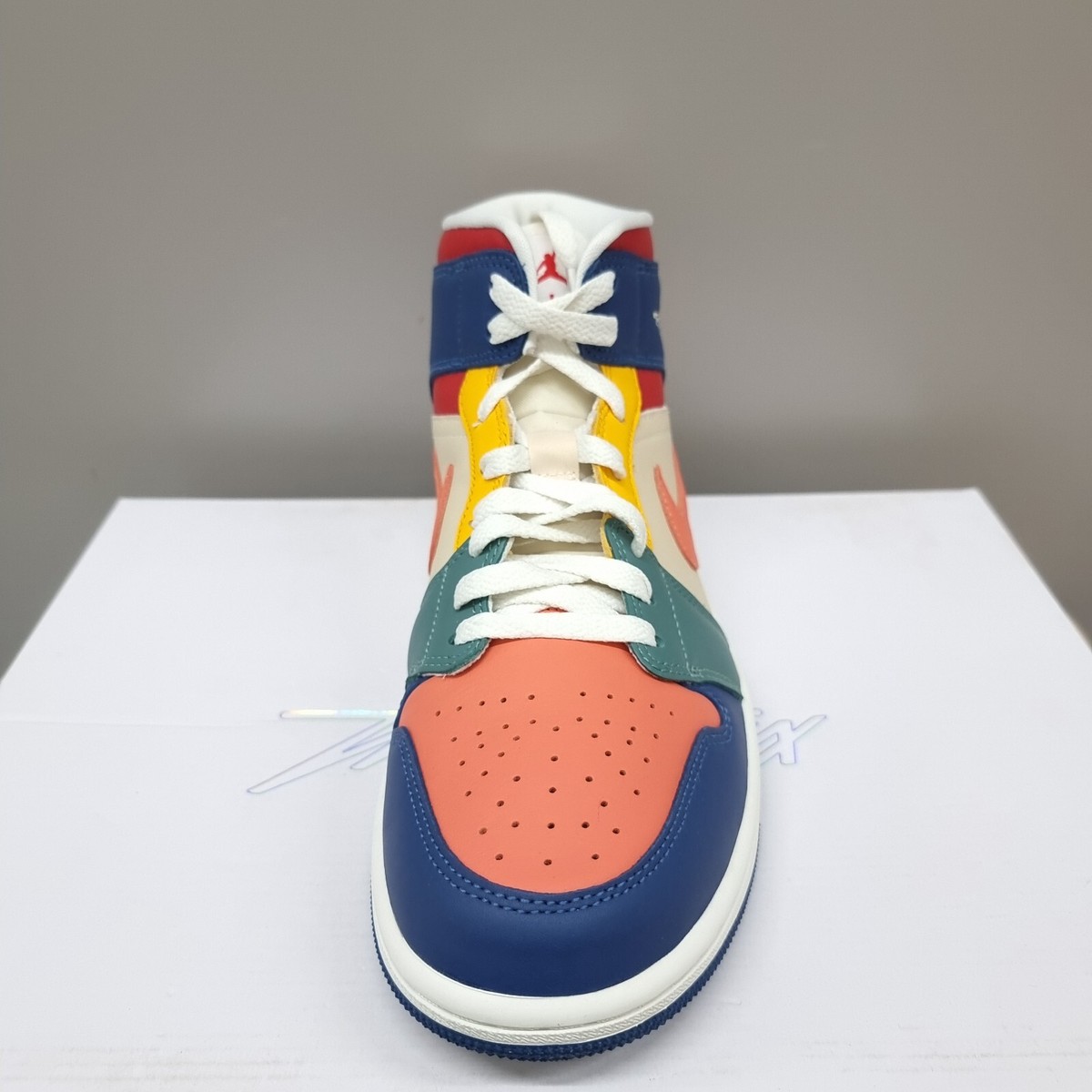 NIKE AIR JORDAN 1 MID SE 
