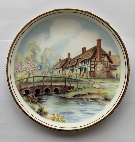 COTTAGES OF RURAL ENGLAND LANGLEY ON THE WATER COLLECTORS PLATE (379) - Picture 4 of 4
