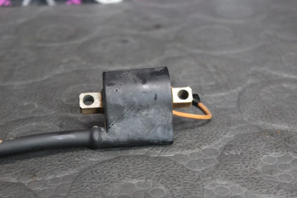 Kawasaki 90-91 KX125 1991 OEM bobina de encendido bujía bota 21121-1181 Foto 3 de 4