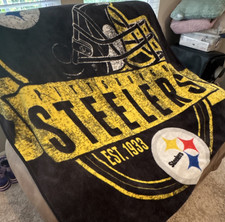 Pittsburgh Steelers EST. 1933 Logo Throw Blan...