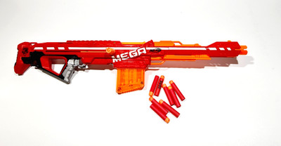 Hasbro Nerf Mega Centurion rot mit Magazin und Darts guter Zustand