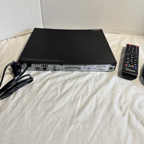 Samsung BD-J5700 Smart Wi-Fi Curved Blu-Ray & DVD Player w/ Remote & HDMI cable - Picture 4 of 5
