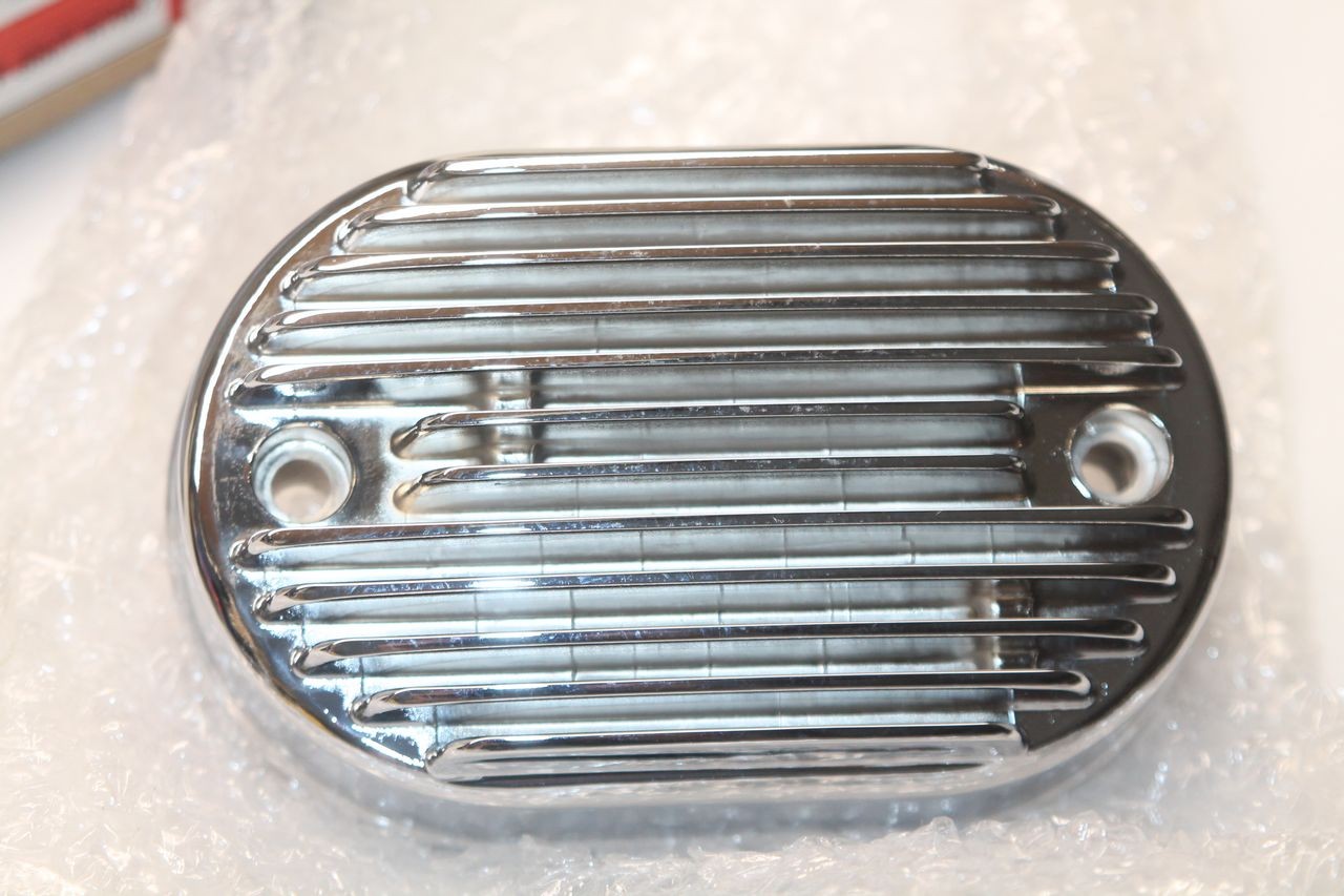 Régulateur chrome pour Harley Davidson Softail 2011-2017 réf 74567-11 original - 3