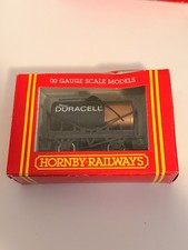 Hornby Railways OO Gauge R.140 “Duracell” Tank Wagon – Vintage Model