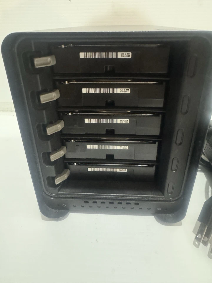 Drobo 5D DRDR5-A EXTERNAL RAID ENCLOSURE 15TB (5 x 3TB Drives) Thunderbolt, USB3 - Image 4 of 4