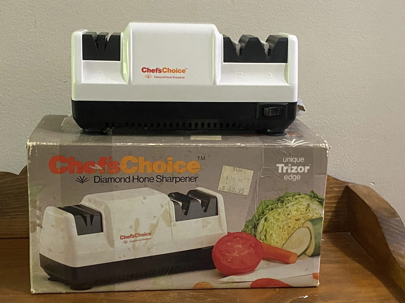 Chefs Choice Diamond Hone Knife Sharpener Trizor Edge Model 100