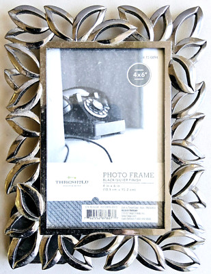 4 X 6 Silver Metal photo frame, unique leaf like design