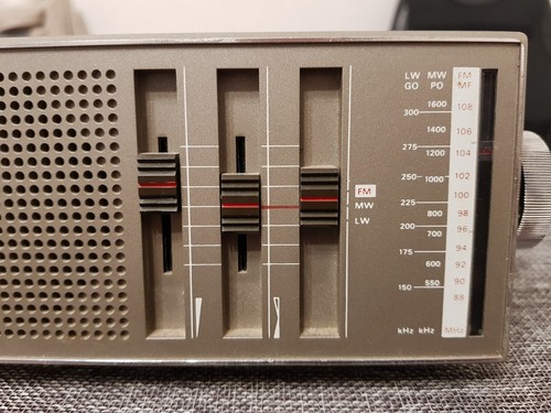 Alarm Clock Radio Grundig sono-clock 320, 1970s,Excellent condition - Picture 4 of 9