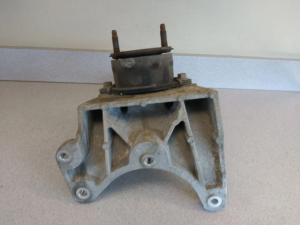 2021 Ford Transit350 OEM Transimssion Mount W/Bracket Fits 20-23 - Image 2 of 4