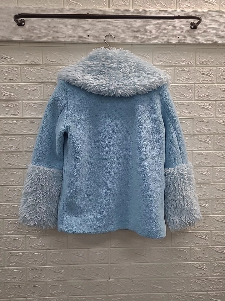 Nuevo abrigo polar recortado de piel sintética azul Kimchi Amelia talla pequeña azul bebé Foto 3 de 4