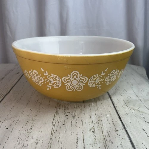 Vintage Pyrex 403 Butterfly Gold Harvest Yellow Nesting Mixing Bowl 2.5 Quart
