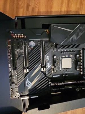 ASUS X570 ROG Crosshair VIII Dark Hero AM4 AMD ATX Motherboard