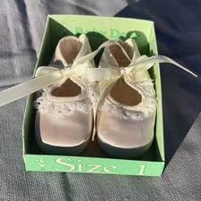 Vintage Baby Deer Shoes Light Pink Ruffle Satin Ribbon Size 1 Made in USA Infant