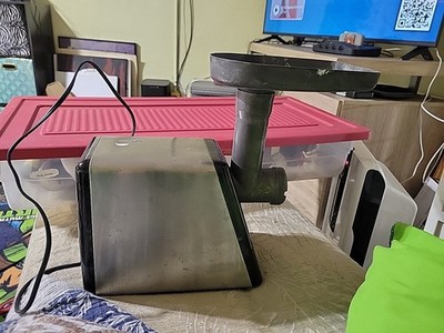 Waring Pro Electric Meat Grinder Model MG100