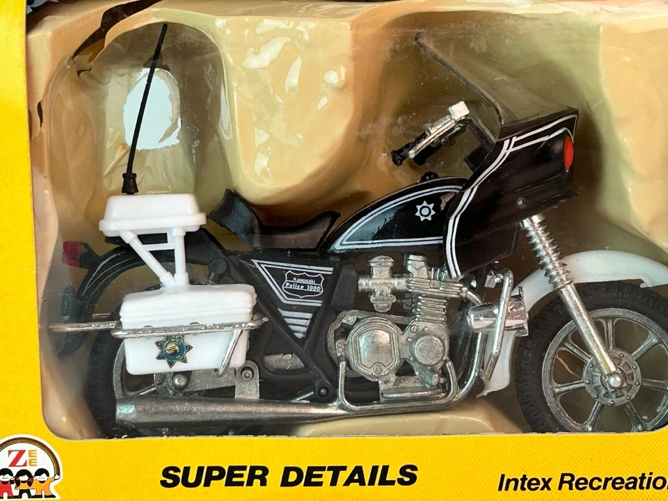 Мотоцикл Zee Toys Intex Super Bikes, Kawasaki Police 1000 с оригинальной коробкой - Изображение 2 из 4