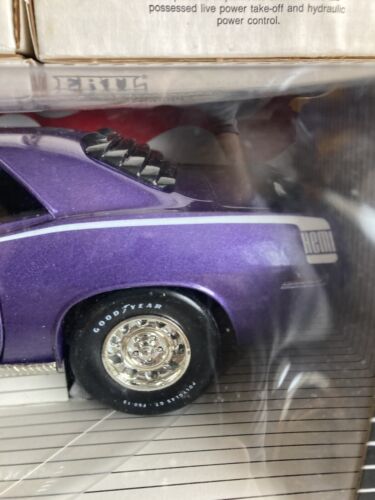 1/18 ERTL AMERICAN MUSCLE PÚRPURA 1970 PLYMOUTH HEMI CUDA - Imagen 4 de 9