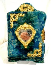 Victorian Fold Out Photo Album-Velvet Cover