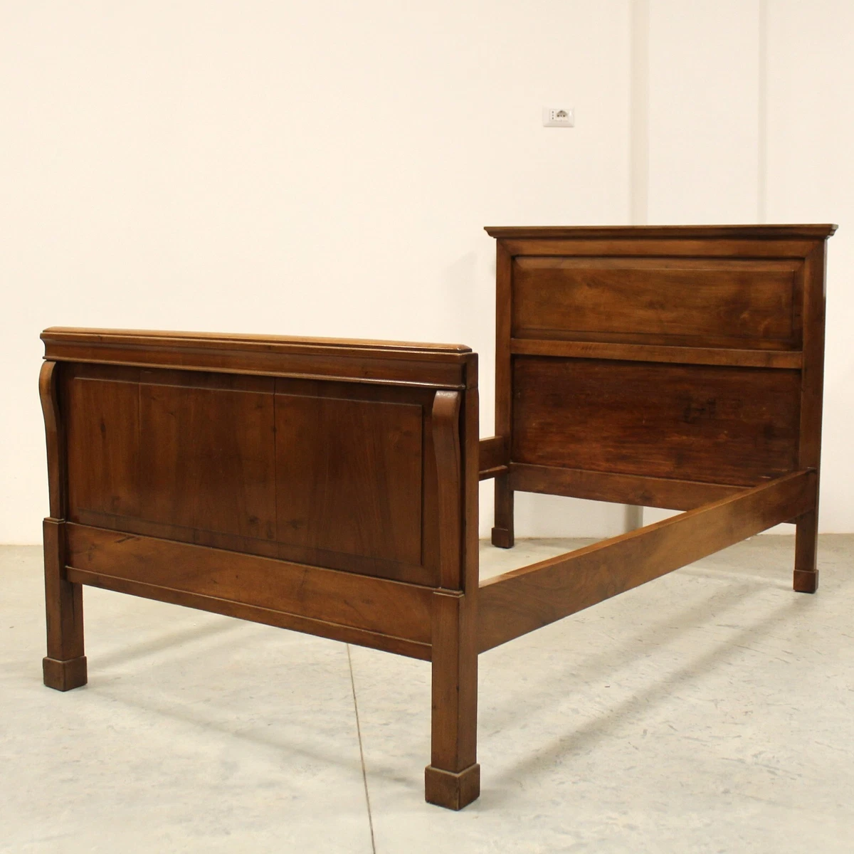 Paire De Lits Jumeaux Style Empire – Fonte De Fer Peinte – Début XXe