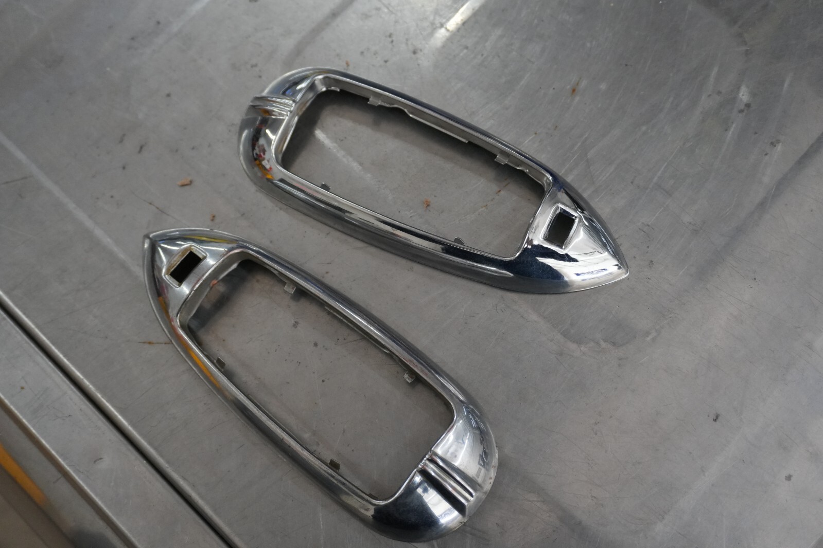 2x 1949-1958 Pontiac Sedan & Wagon Dome Lamp Bezel