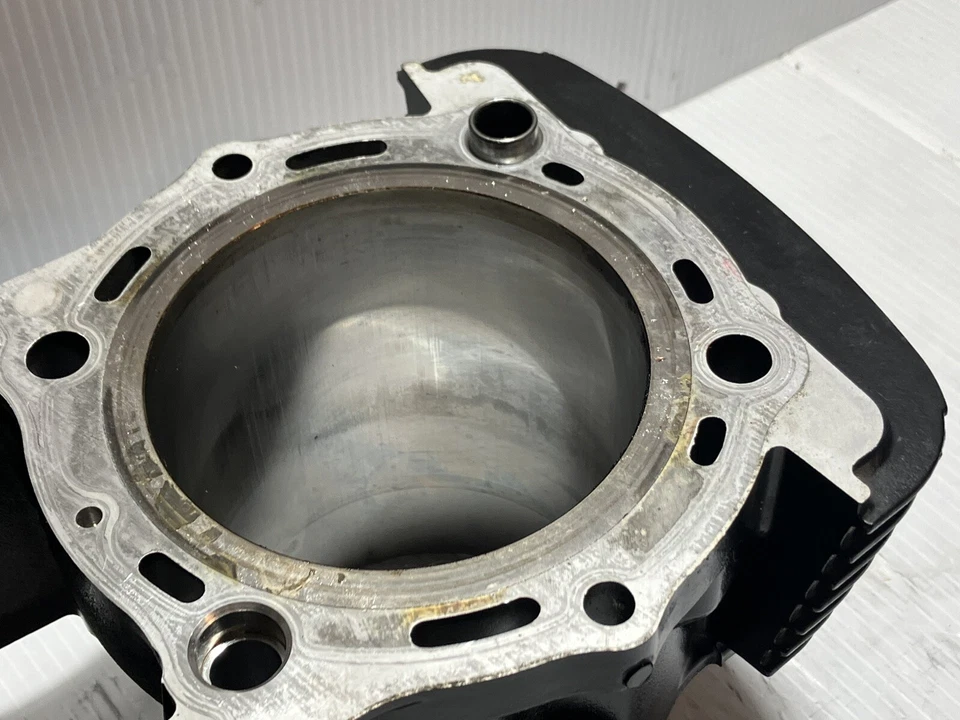 2008 Kawasaki Vulcan 1600 Cylinder Jug, Rear (Mean Streak) (OEM) - Image 3 of 4