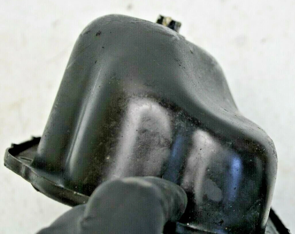 Enchufe de montaje de cárter de aceite del motor Subaru Legacy Outback 2010-12 OEM P/N 11109AA202 Foto 3 de 4