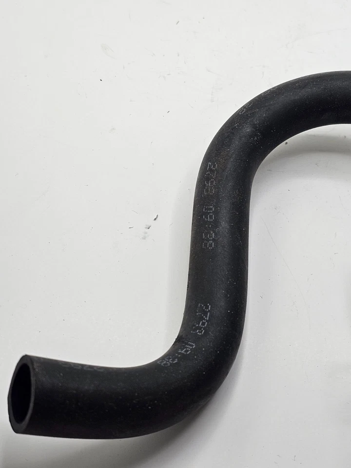 Tubo de llenado de combustible Mopar 68303343AK para Dodge Durango 2014 Foto 3 de 4